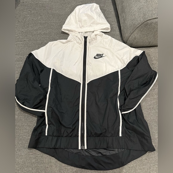 Nike Jackets & Blazers - Women’s Black and White Nike Windbreaker Size Large